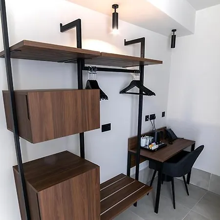 Onyx Hotel 3*