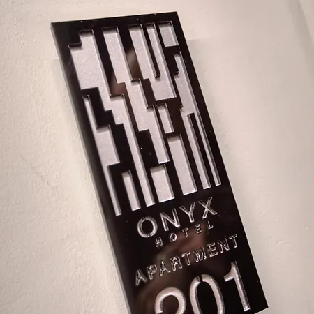 Onyx 3*