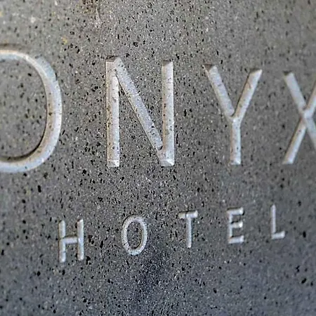 Onyx Hotel 3*